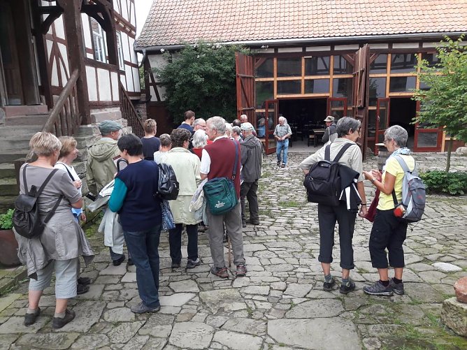 Mit dem Wanderbus unterwegs (Foto: Naturpark) Mit dem Wanderbus unterwegs (Foto: Naturpark)