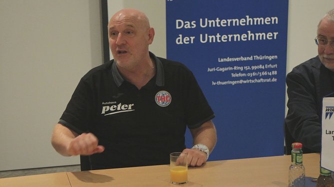 THC Trainer Herbert M&uuml;ller: es ist ein ungleiches Kr&auml;ftemessen (Foto: Angelo Glashagel)