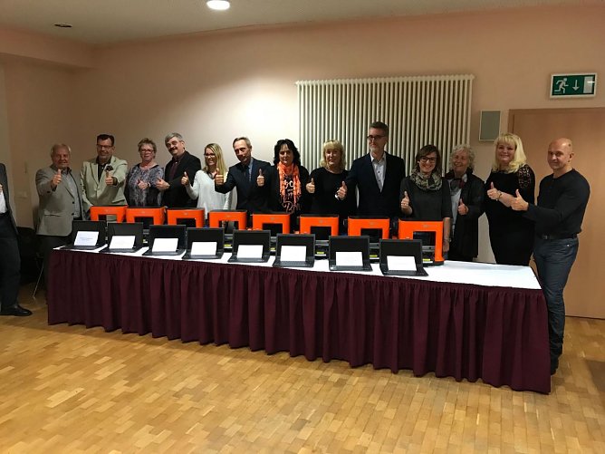 Abschluss einer Projektpartnerschaft für das Thema 3D-Druck (Foto: Schulamt) Abschluss einer Projektpartnerschaft für das Thema 3D-Druck (Foto: Schulamt)