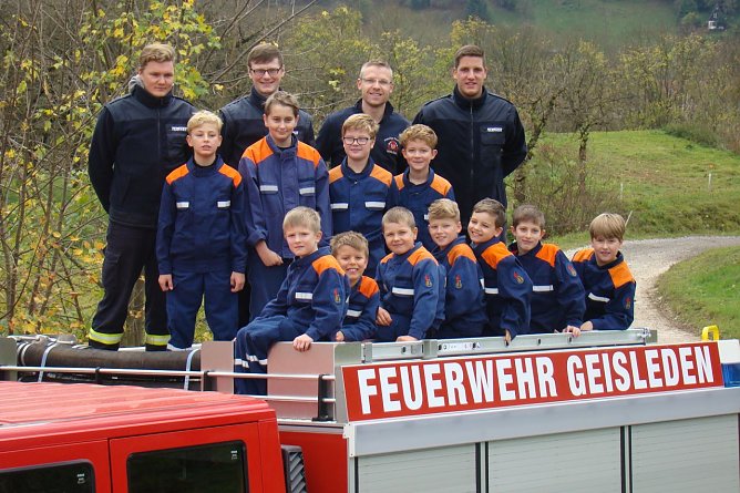 Jugendfeuerwehr (Foto: Feuerwehr Geisleden) Jugendfeuerwehr (Foto: Feuerwehr Geisleden)