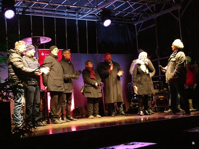 Auf der B&uuml;hne (Foto: Ilka K&uuml;hn)