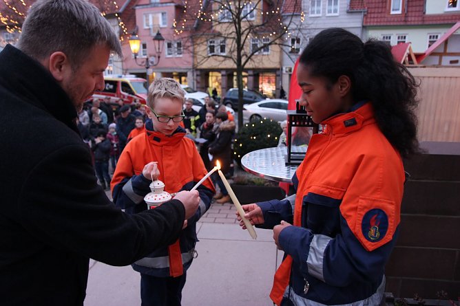 Friedenslicht (Foto: Feuerwehr Heiligenstadt) Friedenslicht (Foto: Feuerwehr Heiligenstadt)