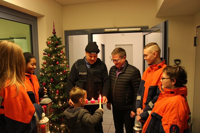 Friedenslicht (Foto: Feuerwehr Heiligenstadt) Friedenslicht (Foto: Feuerwehr Heiligenstadt)