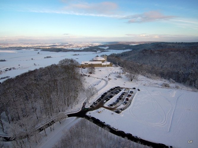 Winter auf Burg Scharfenstein (Foto: Dirk Fürstenberg) Winter auf Burg Scharfenstein (Foto: Dirk Fürstenberg)