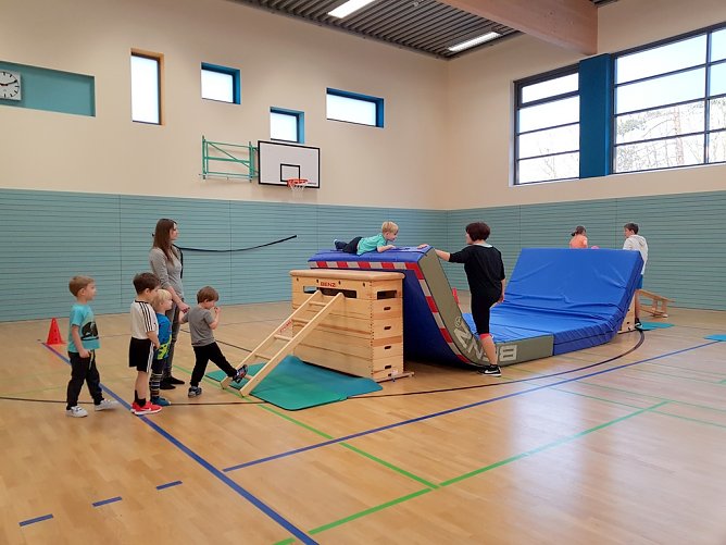 Turnen (Foto: Jana Vogt) Turnen (Foto: Jana Vogt)