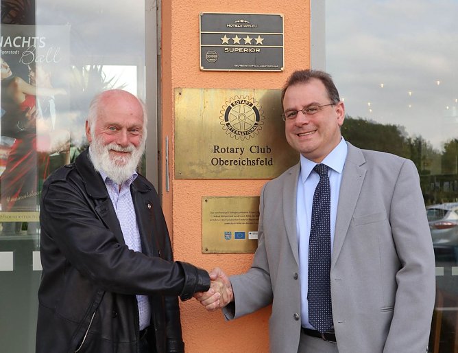 Neuer Präsident und alter Präsident (Foto: Bernd Uwe Althaus) Neuer Präsident und alter Präsident (Foto: Bernd Uwe Althaus)