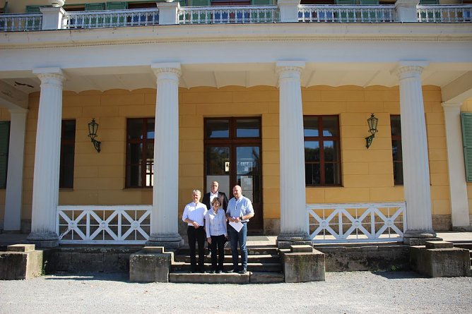Schlossfestspiele nochmals im Lustgarten (Foto: Karl-Heinz Herrmann) Schlossfestspiele nochmals im Lustgarten (Foto: Karl-Heinz Herrmann)