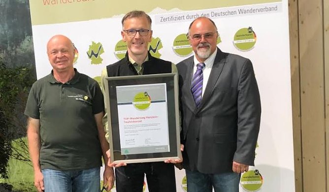 v.l.n.r. Markus Horn Rad- und Wanderwegebeauftragter des Landkreis Eichsfeld, Uwe M&uuml;ller, Naturpark Eichsfeld-Hainich-Werratal und Uwe Wedekind von der Verwaltungsgemeinschaft Hanstein-Rusteberg. (Foto: Naturparkverwaltung)