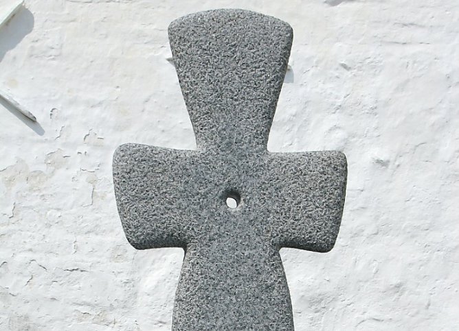 Kreuz auf dem Friedhof in Bregninge (Dänemark) (Foto: Anja Bunkus) Kreuz auf dem Friedhof in Bregninge (Dänemark) (Foto: Anja Bunkus)