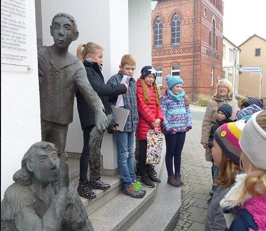 Stadtführung (Foto: Konrad Hentrich Grundschule) Stadtführung (Foto: Konrad Hentrich Grundschule)