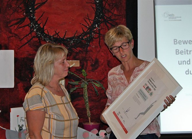 Siegel&uuml;bergabe (Foto: KSB)