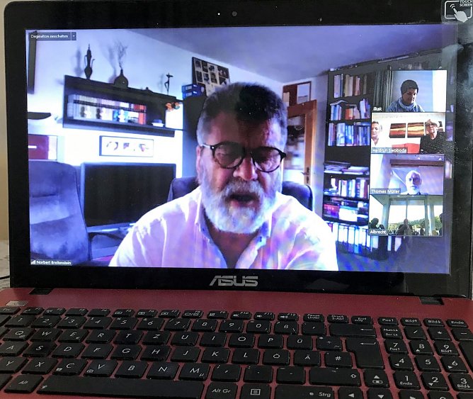 Begr&uuml;&szlig;ung (Foto: Ilka K&uuml;hn)