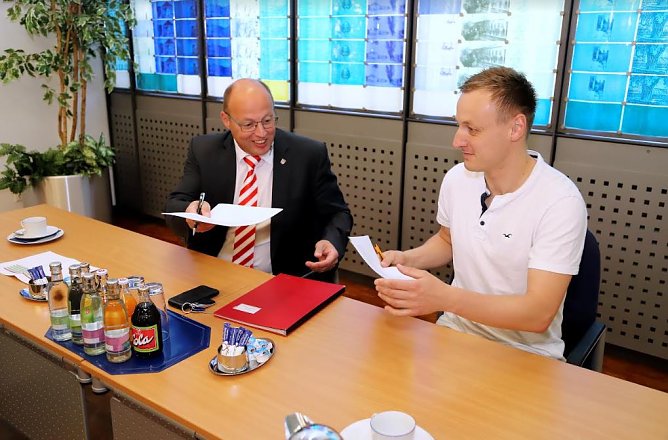 Vereinbarung unterzeichnet (Foto: Ren&eacute; Wei&szlig;bach)