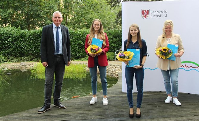 Hauptamtsleiter Thomas Richter, Theresia Weidemann, Lena Kallmeyer und Nicole Lehmann  (Foto: Tobias John)