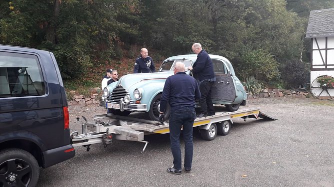 Der Ostklassiker Klub Wolkramshausen beteiligte sich mit drei Fahrzeugen am "Rollenden Museum" (Foto: Hubert Rein)