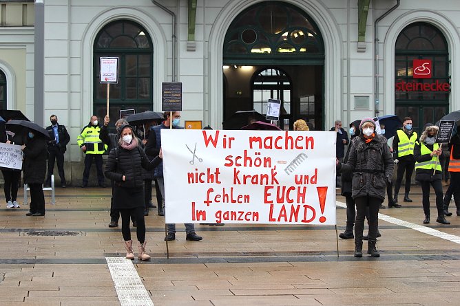 Landesweite Fris&ouml;r Proteste gegen die Corona-Politik (Foto: oas)