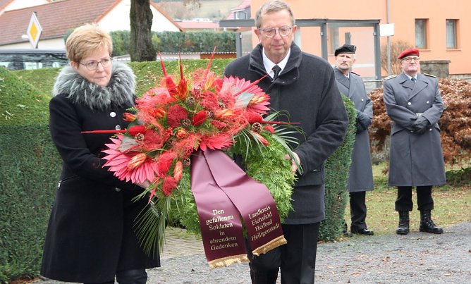 Kranzniederlegung in Heiligenstadt (Foto: Elke Sagorski.)