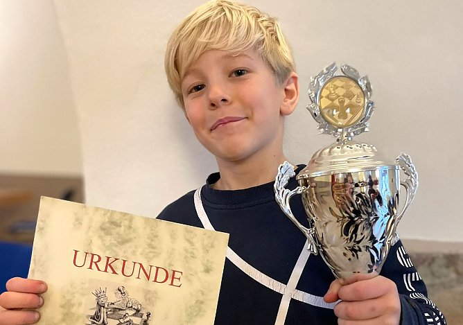 Der glückliche Sieger Johann Meitzner (Foto: SC Rochade Leinefelde) Der glückliche Sieger Johann Meitzner (Foto: SC Rochade Leinefelde)