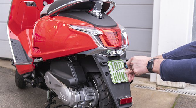 Neue Kennzeichen ab M&auml;rz (Foto: HUK Coburger)