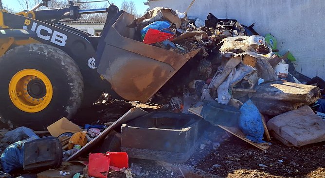 Illegal abgeladener M&uuml;ll (Foto: Stadt Leinefelde-Worbis)