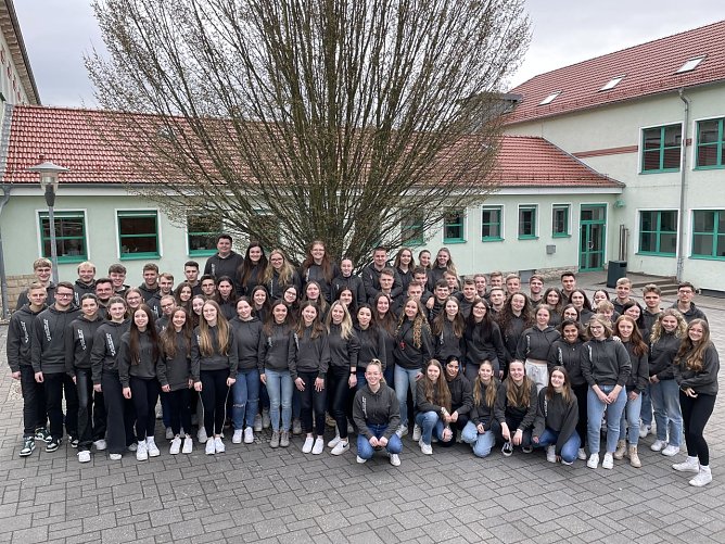 Auf dem Absprung: die 12er des Gymnasiums (Foto: Gymnasium Worbis) Auf dem Absprung: die 12er des Gymnasiums (Foto: Gymnasium Worbis)