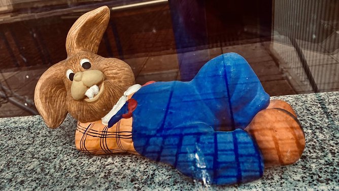 Hat es sich in unserer Osterwahrnehmung schön bequem gemacht: Meister Lampe (Foto: oas) Hat es sich in unserer Osterwahrnehmung schön bequem gemacht: Meister Lampe (Foto: oas)