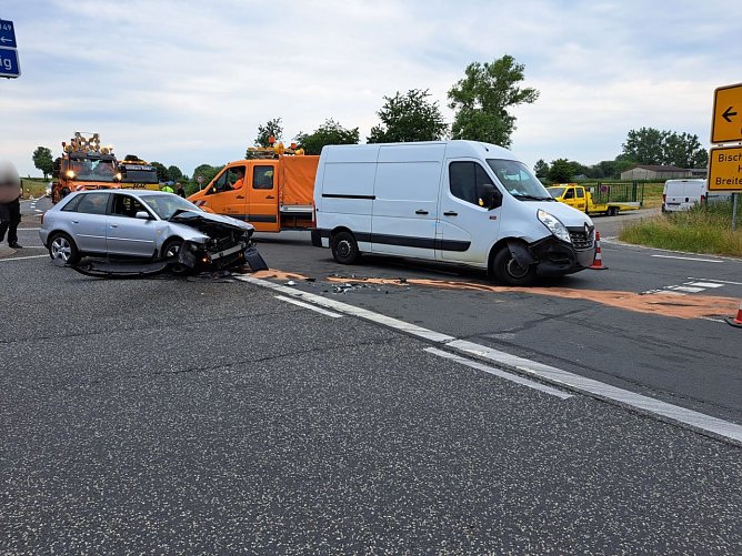 Unfall zwischen Niederorschel und Breitenworbis (Foto: Feuerwehr Breitenworbis/Silvio Dietzel)