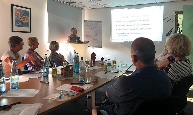 Die Kursleiterinnen Christiane Raabe und Simone Senft (Foto: hope) Die Kursleiterinnen Christiane Raabe und Simone Senft (Foto: hope)