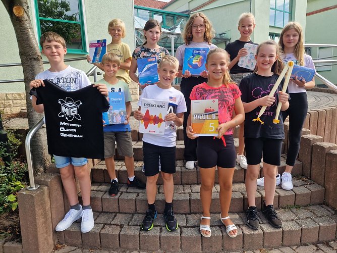 Die Sch&uuml;ler der Klasse 5.3 zu sehen. Sie freuen sich auf ihre neue Schule.   v.l. nach rechts: Bennit-Luca Monska, Elias Eckardt, Felix Rittmeier, Irma Kochzius, Hugo Klaus, Mia Rogenz, Katharina Mann, Sophie Frixel, Svea Wegerich und Pina Sofie Postel  (Foto: Nadine B&ouml;hlitz)