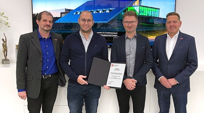 von l. nach r.: Hauptgesch&auml;ftsf&uuml;hrer der Kreishandwerkerschaft Nordth&uuml;ringen Sebastian Senft,  Betriebsleiter leitec Wasser W&auml;rme Technik GmbH Ren&eacute; H&uuml;nermund, Gesch&auml;ftsf&uuml;hrer leitec Wasser W&auml;rme  Technik GmbH Michael Apitz, stv. Hauptgesch&auml;ftsf&uuml;hrer der Kreishandwerkerschaft Nordth&uuml;ringen Marc  Weinrich (Foto: privat)