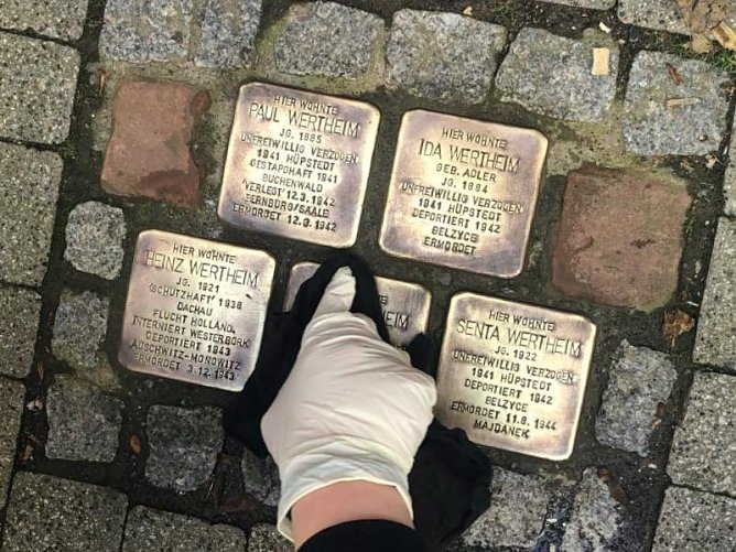 Die Aktion "Stolpersteine putzen" war ein voller Erfolg (Foto: Evangelischer Kirchenkreis S&uuml;dharz)