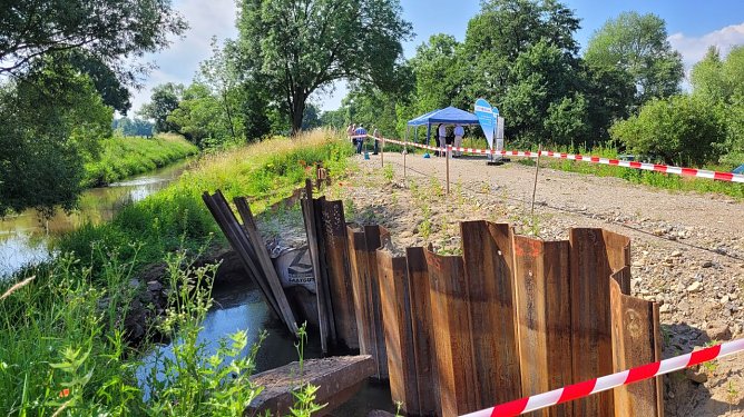 Vereinbarung zur Deichsanierung wurde unterzeichnet (Foto: Nils Fröhlich) Vereinbarung zur Deichsanierung wurde unterzeichnet (Foto: Nils Fröhlich)