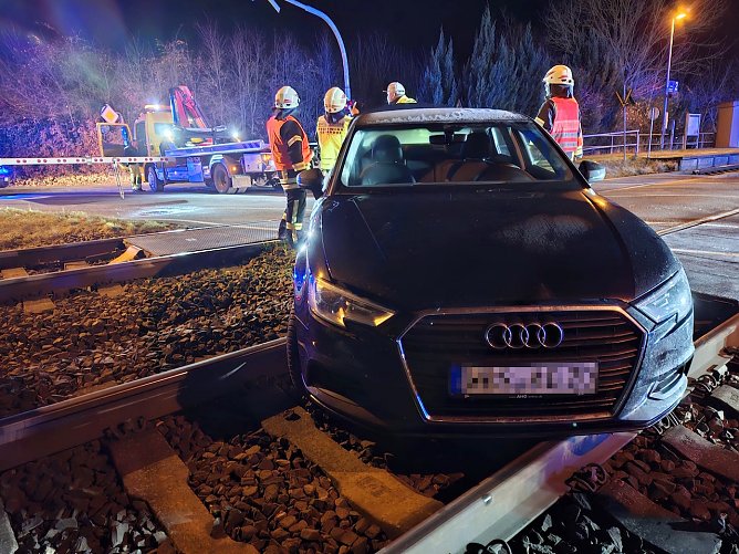 Unfall am Bahnübergang (Foto: Feuerwehr Breitenworbis/Silvio Dietzel) Unfall am Bahnübergang (Foto: Feuerwehr Breitenworbis/Silvio Dietzel)