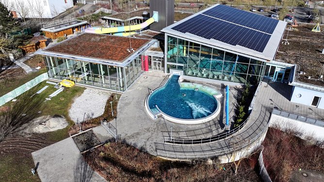 Blick auf das Leinebad (Foto: Stadt Leinefelde-Worbis) Blick auf das Leinebad (Foto: Stadt Leinefelde-Worbis)