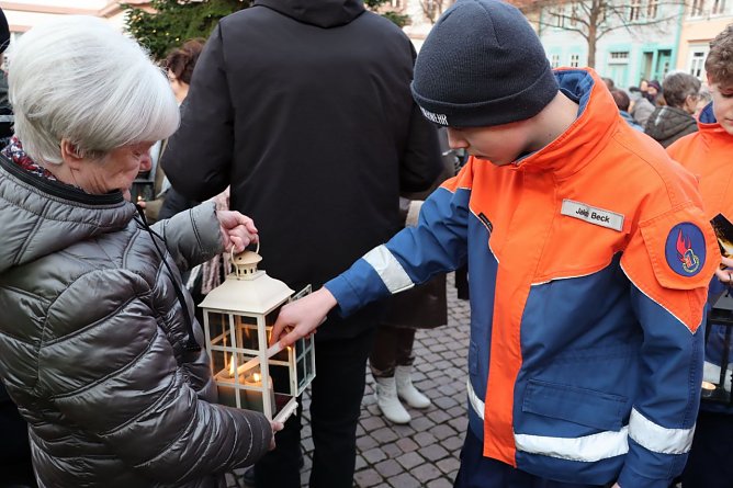 Das Friedenslicht ist in Heiligenstadt angekommen und wurde weiter verteilt (Foto: Oliver Henkel)