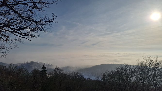 Blick vom Roten Schuss &uuml;ber den S&uuml;dharz am vergangenen Wochenende (Foto: agl)