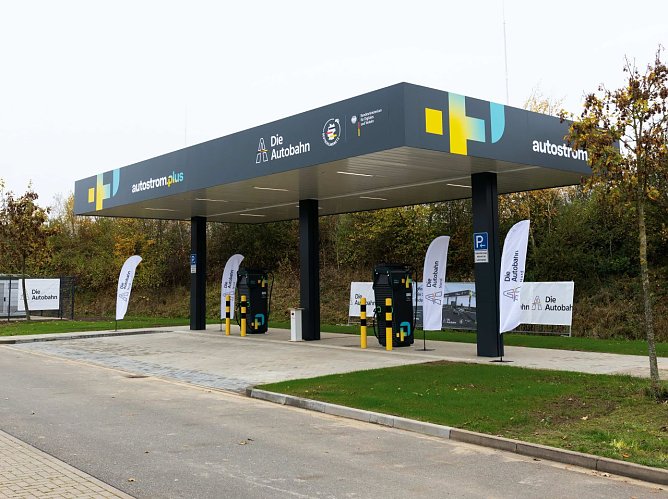 Der Schnellladepark steht an der A21 in Schleswig-Holstein. Die Anlagen rund um den Harz werden &auml;hnlich aussehen. (Foto: Autobahn GmbH)