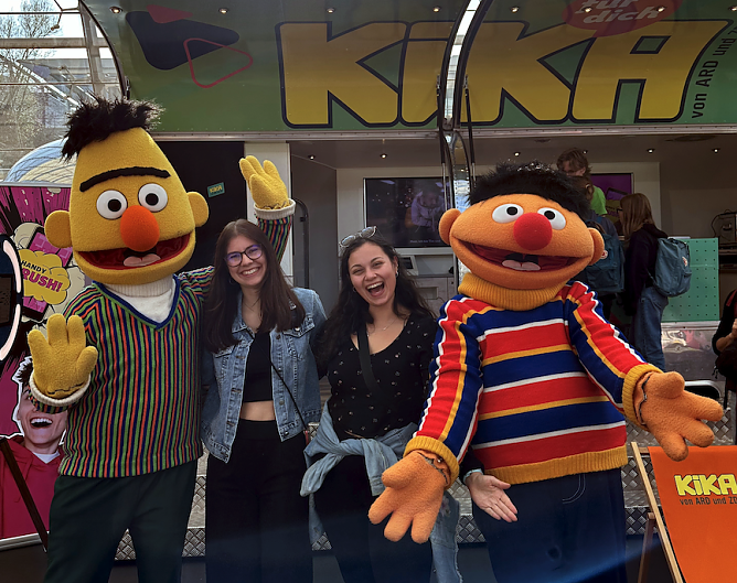 Das Bibliotheksteam auf der Leipziger Buchmesse (Foto: Leyla Kayaakay)