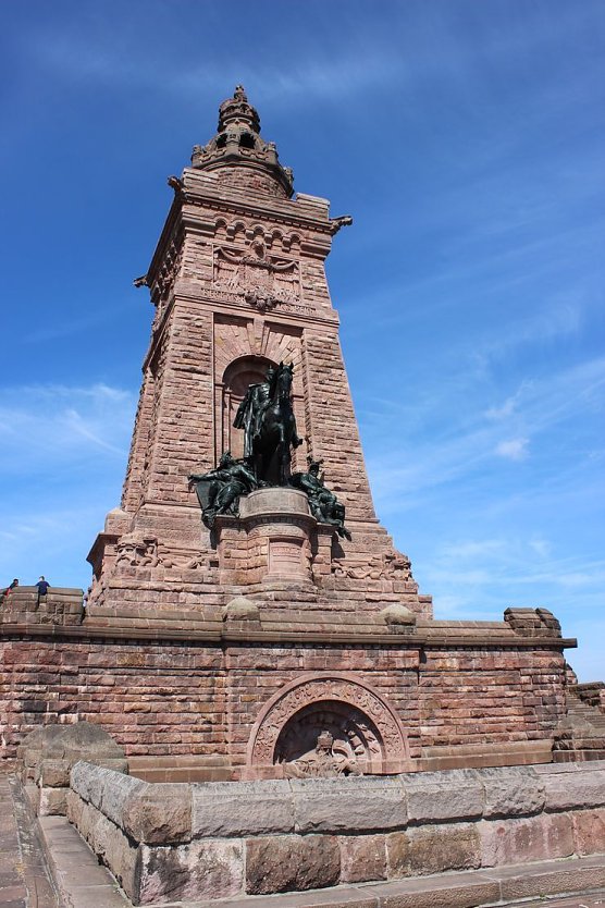 Bild: Kyffh&auml;userdenkmal &uuml;bergeben