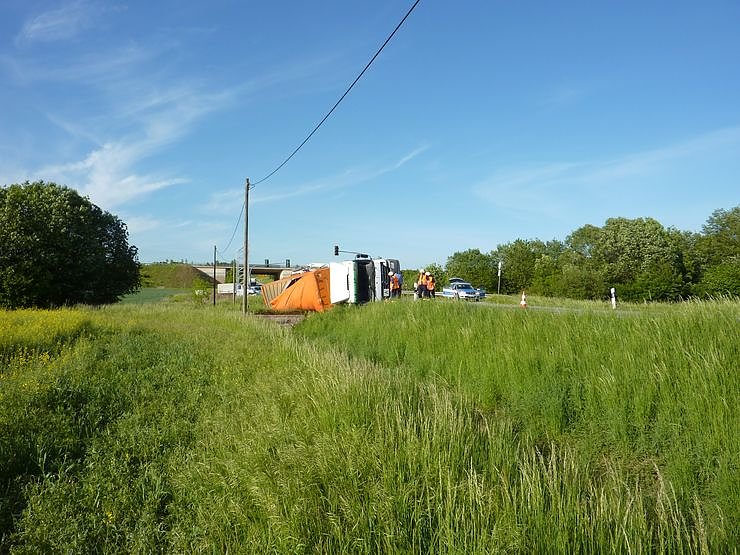 Umgekippter Lkw blockierte B4