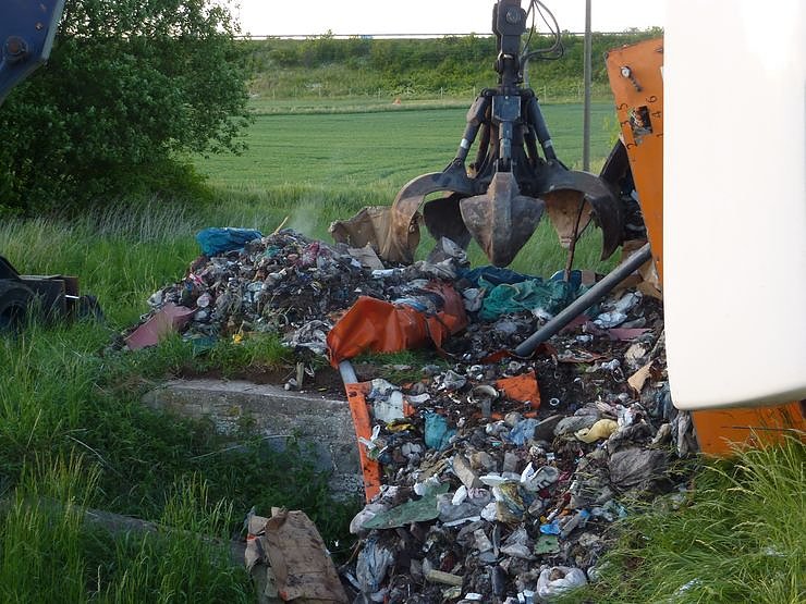 Umgekippter Lkw blockierte B4