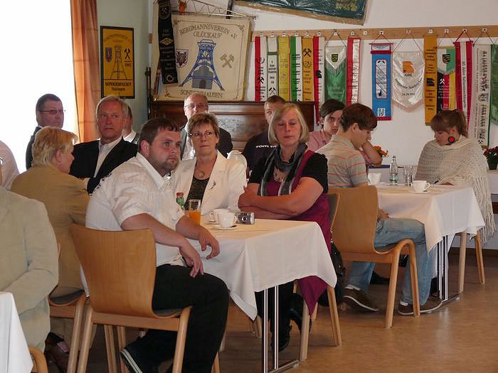 Zeugnisse &uuml;bergeben