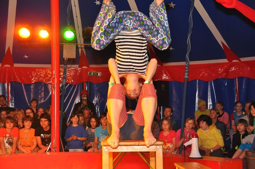 Quirliger Variet&eacute;abend zum Zirkusfestival