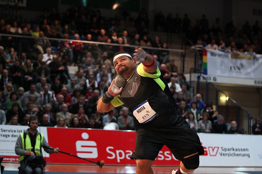 M&auml;nner beim Indoor