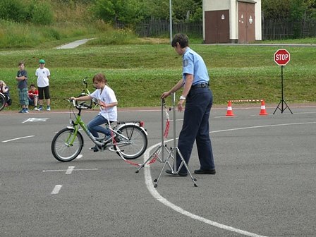 Junge Sanit&auml;ter im Wettstreit