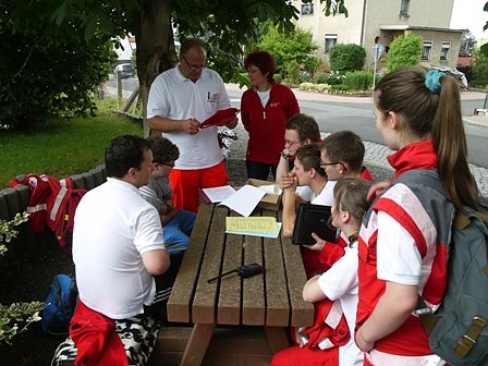 Junge Sanit&auml;ter im Wettstreit