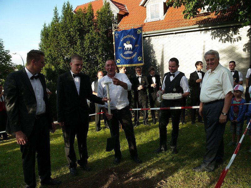 Ausgrabung und Beginn der Leinefelder Kirmes 2013