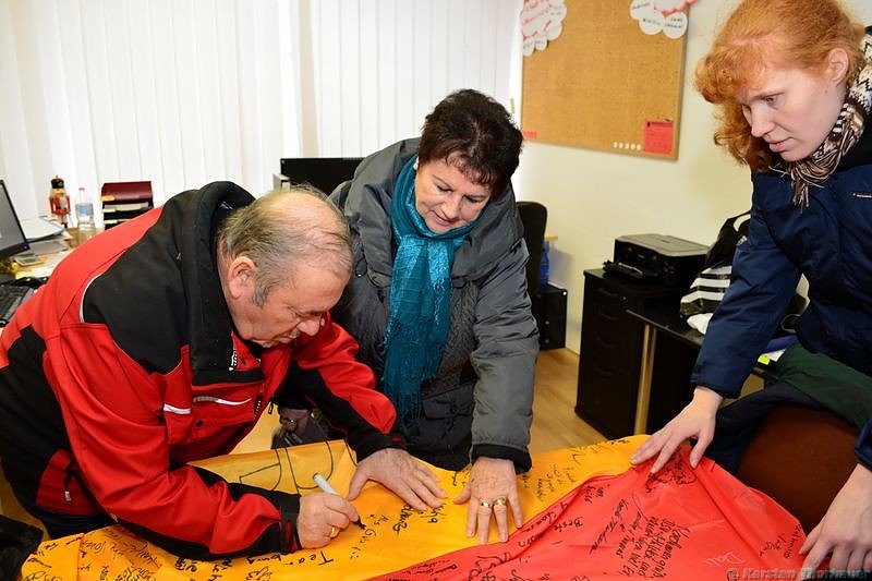 Eine Fahne verbindet