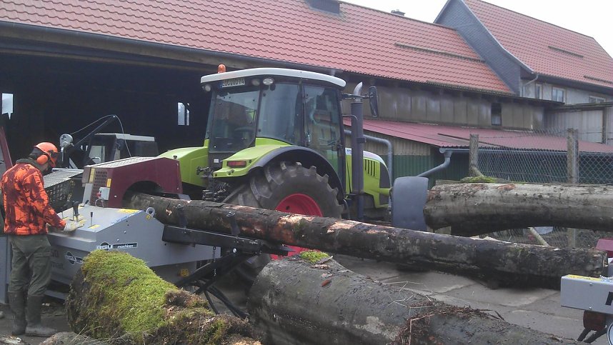 Brennholz auf Knopfdruck
