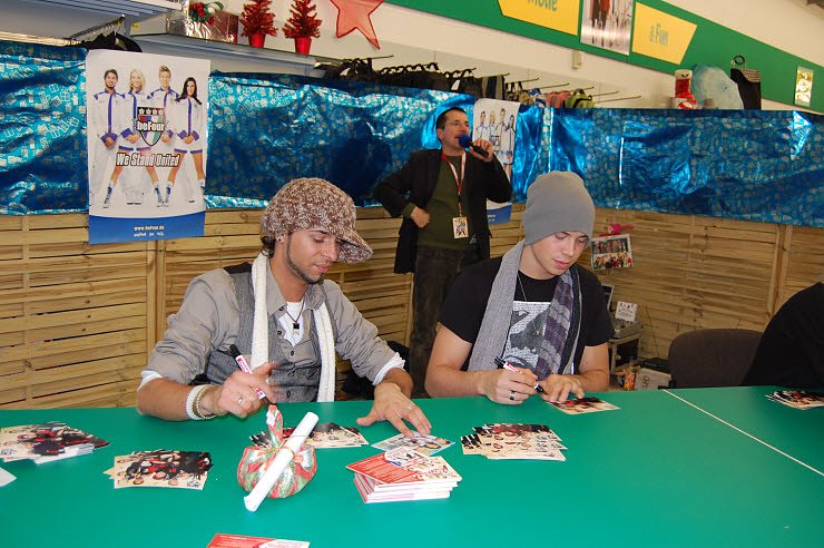 Autogrammstunde beFour in Nordhausen. nnz-City Scout on Tour